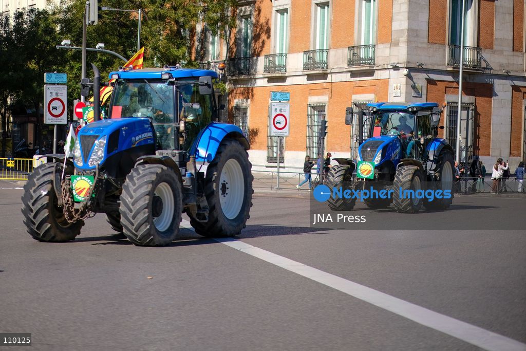 MADRID, SPAIN, OCTOBER 28, 2026: Farmers take part in a tractor protest in Madrid, demanding urgent measures to address rising production costs and declining farm profitability. Organized by agricultural groups ASAJA, COAG and Unión de Uniones, the demonstration calls for fair prices, reduced bureaucracy and stronger support for the farming sector. (Photo by Antonio Navia/JNA Press via Nexpher Images)