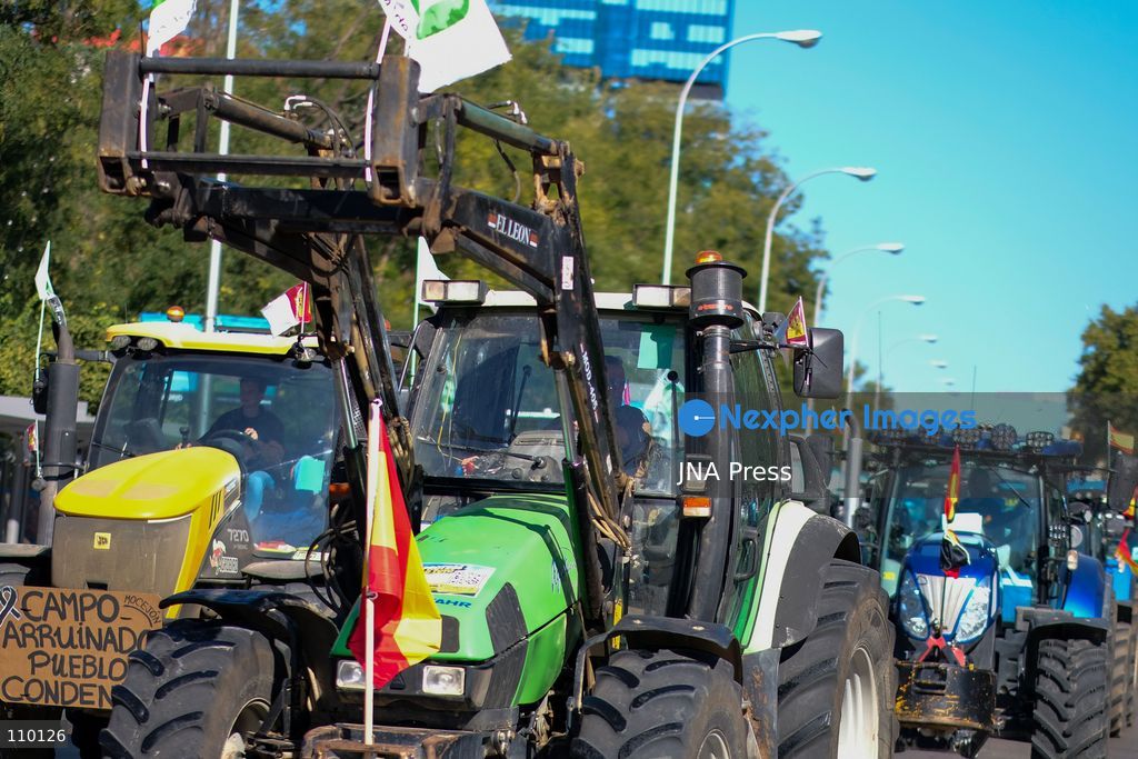 MADRID, SPAIN, OCTOBER 28, 2026: Farmers take part in a tractor protest in Madrid, demanding urgent measures to address rising production costs and declining farm profitability. Organized by agricultural groups ASAJA, COAG and Unión de Uniones, the demonstration calls for fair prices, reduced bureaucracy and stronger support for the farming sector. (Photo by Antonio Navia/JNA Press via Nexpher Images)