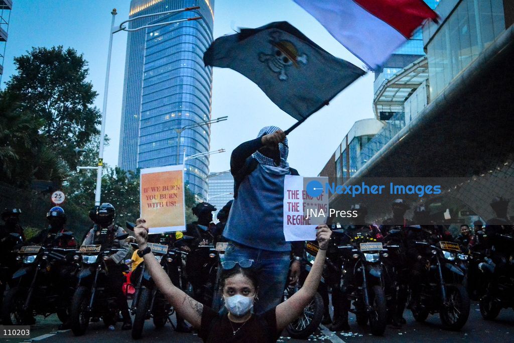 JAKARTA, INDONESIA - OCTOBER 28, 2026: Demonstrators gather at Bundaran HI in central Jakarta, during a protest marking Youth Pledge Day. Protesters demand for national disaster status of forest and land fires, review of state budget spending including the Free Nutritious Meals programme and Red and White Village Cooperatives, lower education costs, action against corruption, and protection of freedom of expression. (Photo by Ahmad Naufal Oktavian/JNA Press via Nexpher Images)