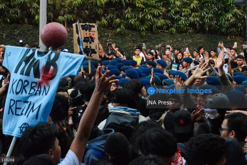 JAKARTA, INDONESIA - OCTOBER 28, 2026: Demonstrators gather at Bundaran HI in central Jakarta, during a protest marking Youth Pledge Day. Protesters demand for national disaster status of forest and land fires, review of state budget spending including the Free Nutritious Meals programme and Red and White Village Cooperatives, lower education costs, action against corruption, and protection of freedom of expression. (Photo by Ahmad Naufal Oktavian/JNA Press via Nexpher Images)
