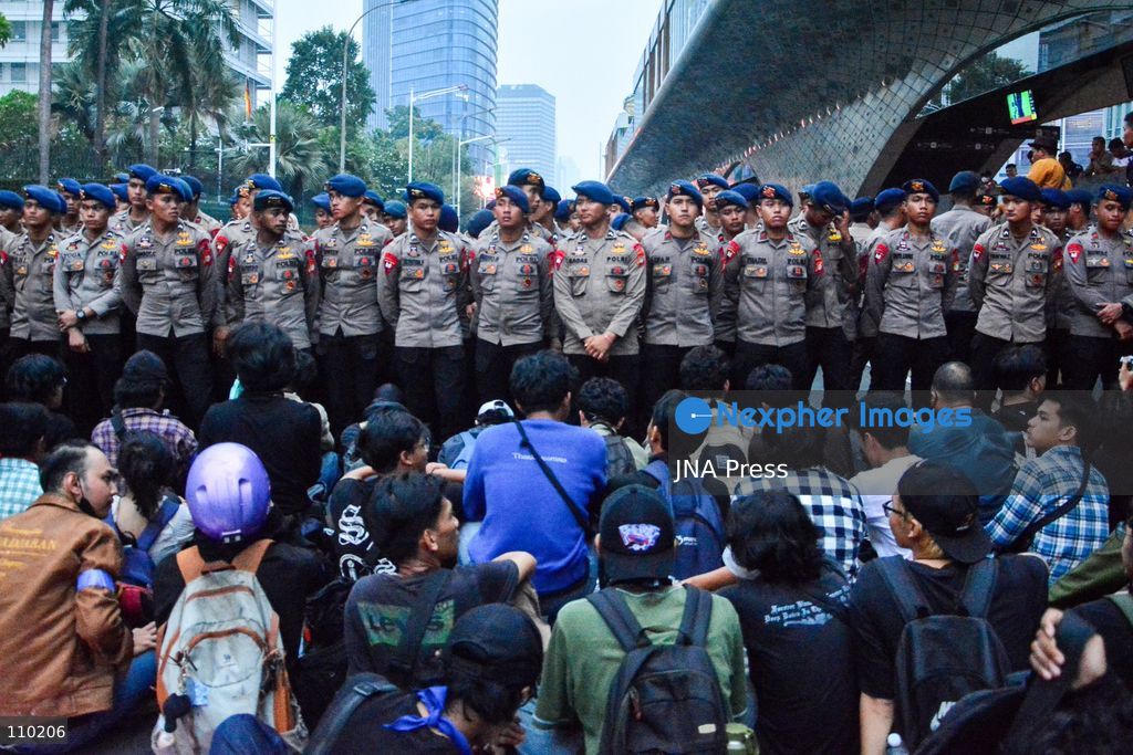 JAKARTA, INDONESIA - OCTOBER 28, 2026: Demonstrators gather at Bundaran HI in central Jakarta, during a protest marking Youth Pledge Day. Protesters demand for national disaster status of forest and land fires, review of state budget spending including the Free Nutritious Meals programme and Red and White Village Cooperatives, lower education costs, action against corruption, and protection of freedom of expression. (Photo by Ahmad Naufal Oktavian/JNA Press via Nexpher Images)