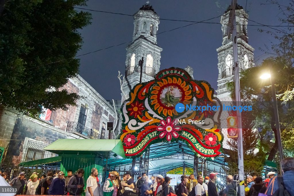 MEXICO CITY, MEXICO - OCTOBER 28, 2026: Believers and worshippers visit the Church of San Hipólito to celebrate the feast day of Saint Jude Thaddeus. Participants carry images and paintings of the saint and wear attire associated with him. (Photo by Juan Perez Puente/JNA Press via Nexpher Images)