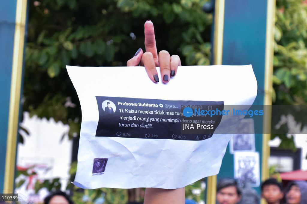 SURAKARTA, INDONESIA, OCTOBER 28, 2026: Students demonstrate on Gatot Subroto Street in Surakarta, Central Java, on Youth Pledge Day. Protesters criticize government policies and demand lower education costs, protection of civil liberties and the declaration of forest and land fires as a national disaster. (Photo by Rakha Muhammad Fajar Kurniawan/JNA Press via Nexpher Images)