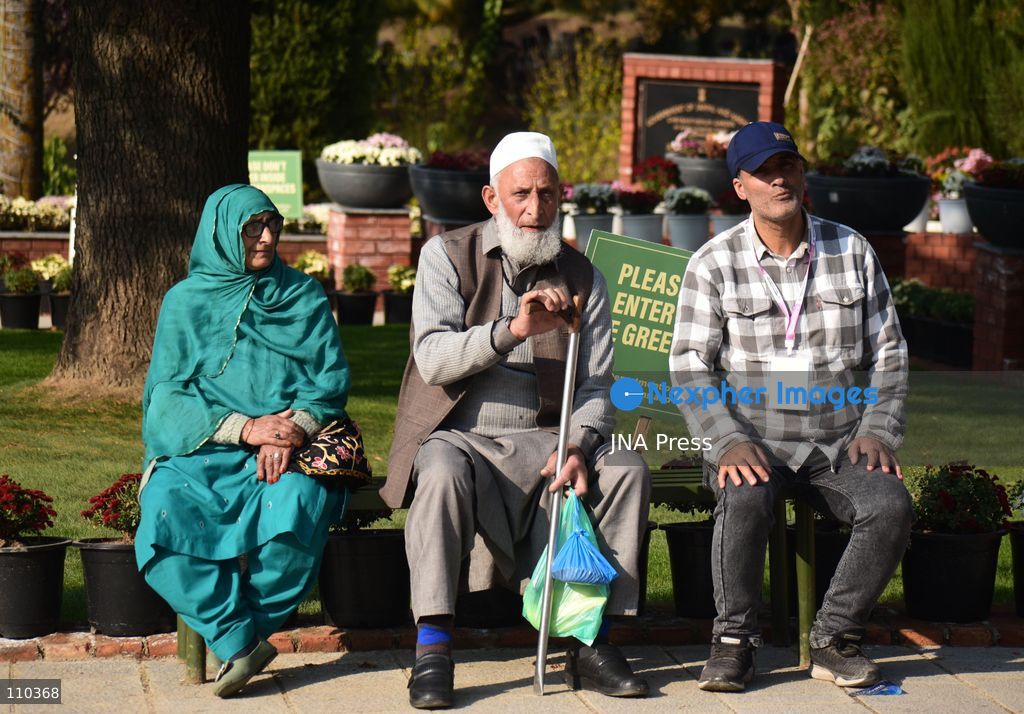 SRINAGAR, INDIA, OCTOBER 29, 2026: Visitors explore Bagh-e-Gul-e-Dawood, a chrysanthemum garden at the Nehru Memorial Botanical Garden in Srinagar, Jammu and Kashmir. The seasonal display features around 350,000 chrysanthemum plants across more than 70 varieties, forming part of efforts to extend Kashmir’s floral tourism season into autumn and early winter. (Photo by Danish Showkat/JNA Press via Nexpher Images)