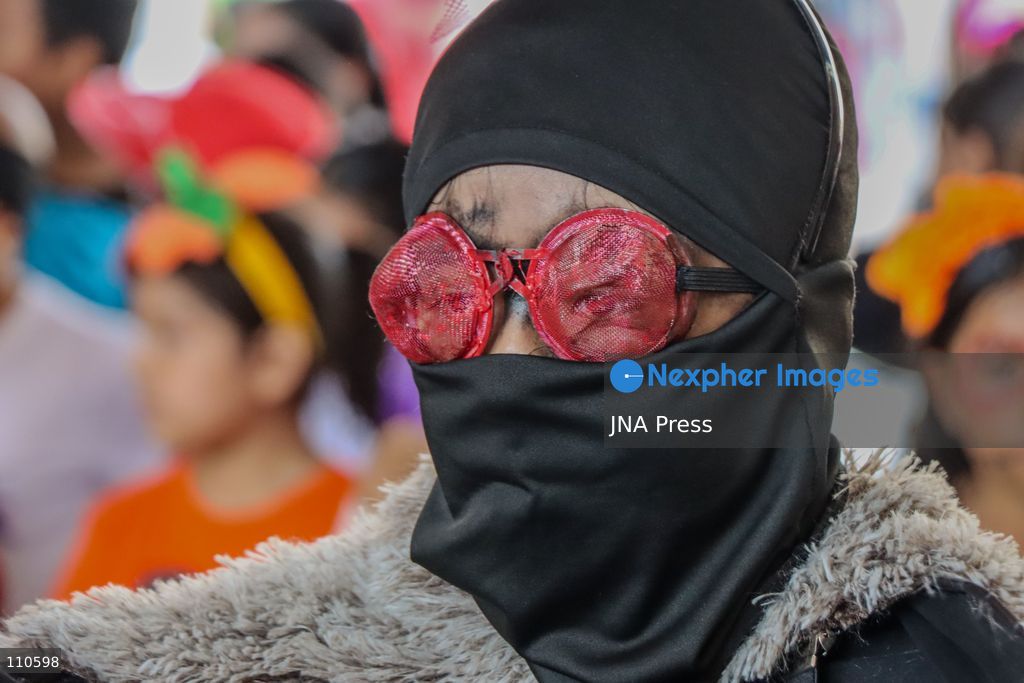 TUXTLA GUTIÉRREZ, MEXICO - OCTOBER 29, 2026: Children in colourful costumes and creative makeup, dressed as Catrinas, little skeletons and other traditional characters, get ready to celebrate Day of the Dead in the southern state of Chiapas. (Photo by Diego Pérez Gómez/JNA Press via Nexpher Images)