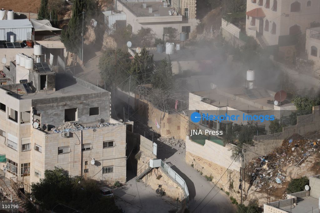 HEBRON, PALESTINE, OCTOBER 30, 2026: Israeli forces demolish the family homes of Ahmad and Hamouda al-Jaaba in Hebron, in the occupied West Bank. The two Palestinians are accused of carrying out an October 23 shooting attack near the Farsh al-Hawa entrance to the city that killed two Israeli soldiers and wounded others. (Photo by Mosab shawer/JNA Press via Nexpher Images)