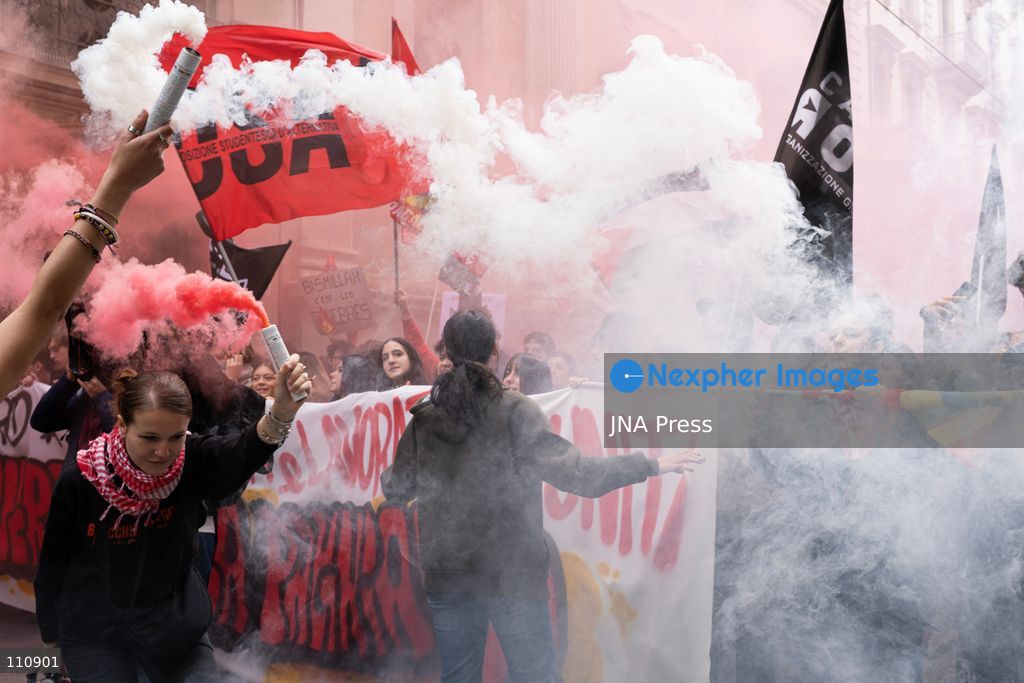 TOP PICS - TURIN, ITALY - OCTOBER 30, 2026: Demonstrators march through the streets of Turin during a nationwide general strike called by the Unione Sindacale di Base (USB) trade union. Workers, students and activists protest against rising living costs, low wages, war and military spending, calling for better working conditions and greater investment in public services. (Photo by Ezgi Kose/JNA Press via Nexpher Images)