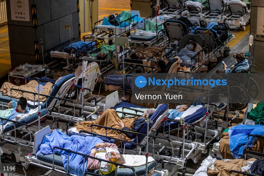 Hong Kong Hospital Overrun with Patients admit Covid-19 Outbreak