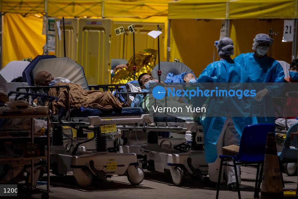 Hong Kong Hospital Overrun with Patients admit Covid-19 Outbreak