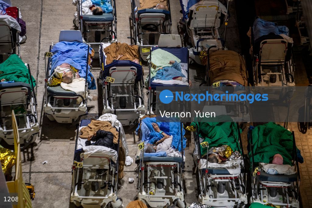 Hong Kong Hospital Overrun with Patients admit Covid-19 Outbreak