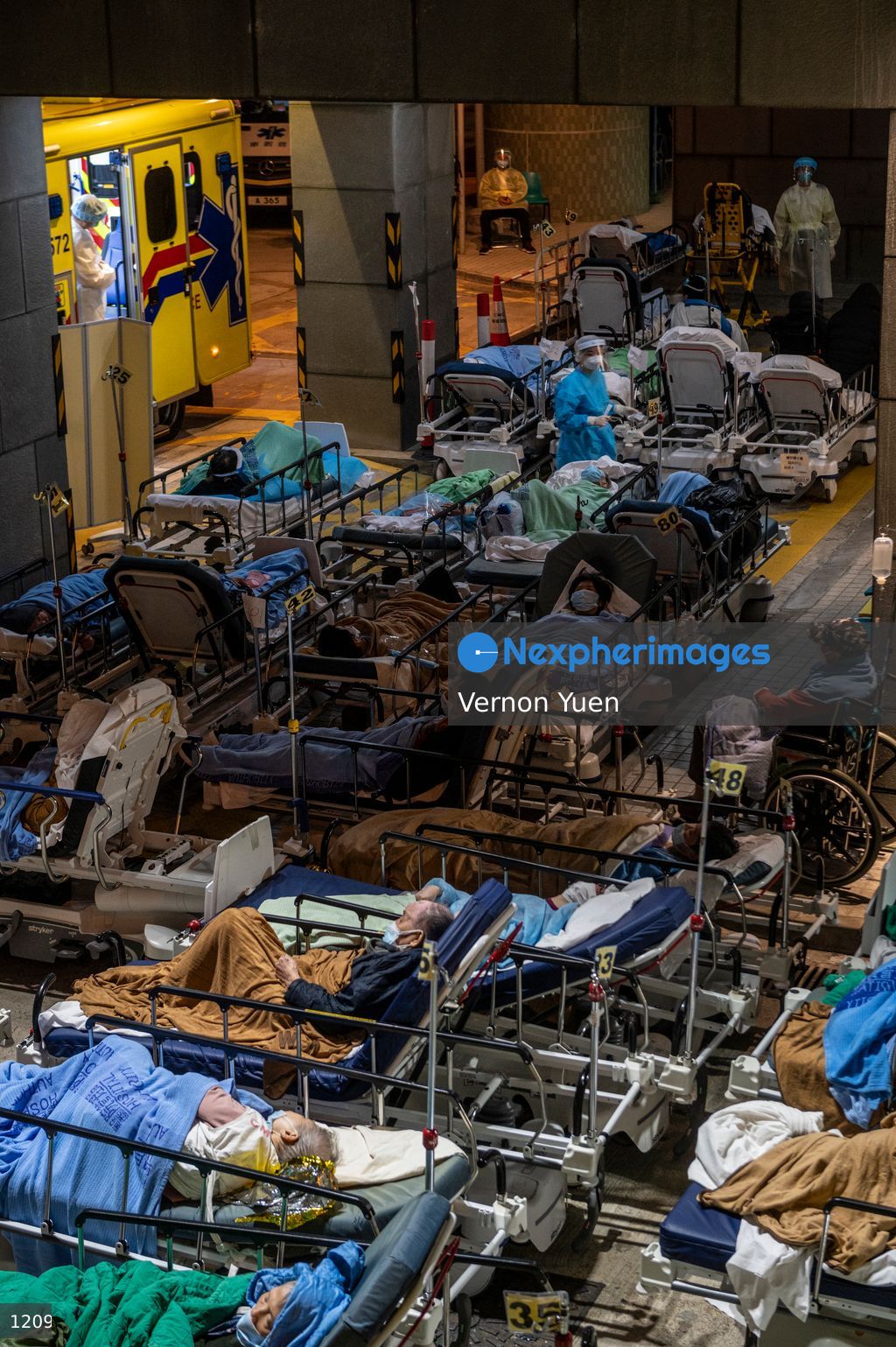 Hong Kong Hospital Overrun with Patients admit Covid-19 Outbreak