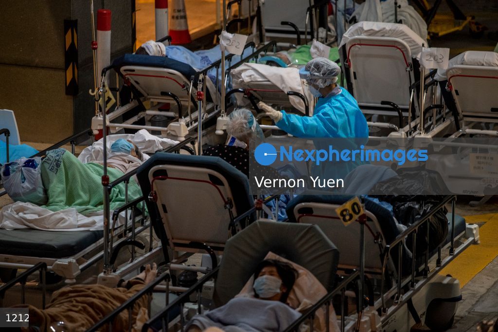 Hong Kong Hospital Overrun with Patients admit Covid-19 Outbreak