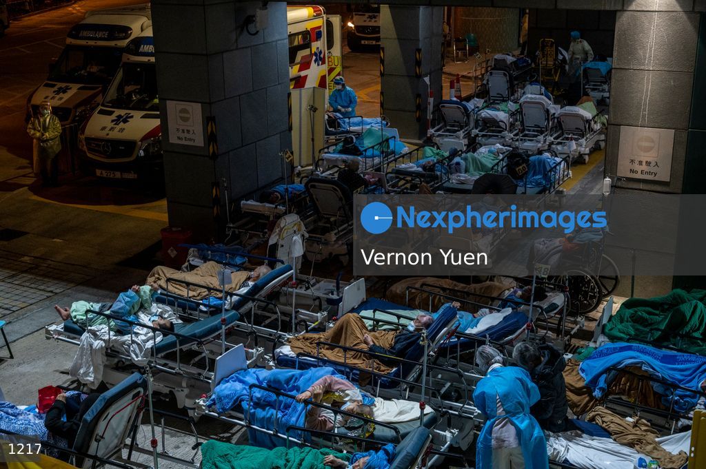 Hong Kong Hospital Overrun with Patients admit Covid-19 Outbreak