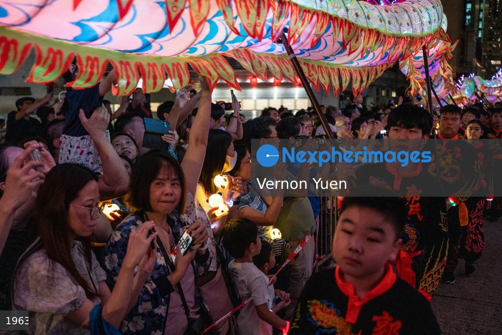 Hong Kong LED Dragon Dance at Tai Kok Tsui Temple Fair 