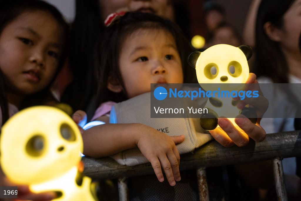 Hong Kong LED Dragon Dance at Tai Kok Tsui Temple Fair 