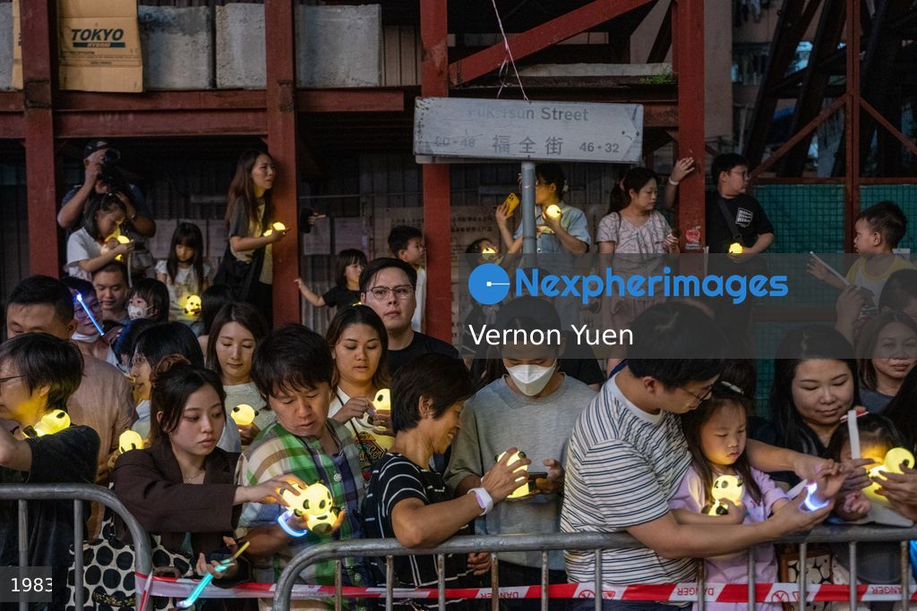 Hong Kong LED Dragon Dance at Tai Kok Tsui Temple Fair 
