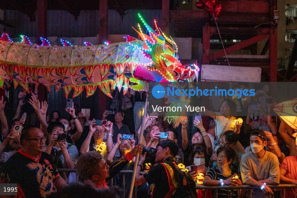 Hong Kong LED Dragon Dance at Tai Kok Tsui Temple Fair 