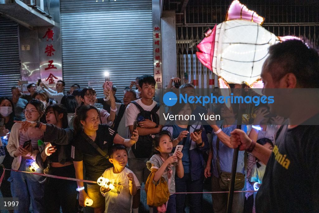 Hong Kong LED Dragon Dance at Tai Kok Tsui Temple Fair 