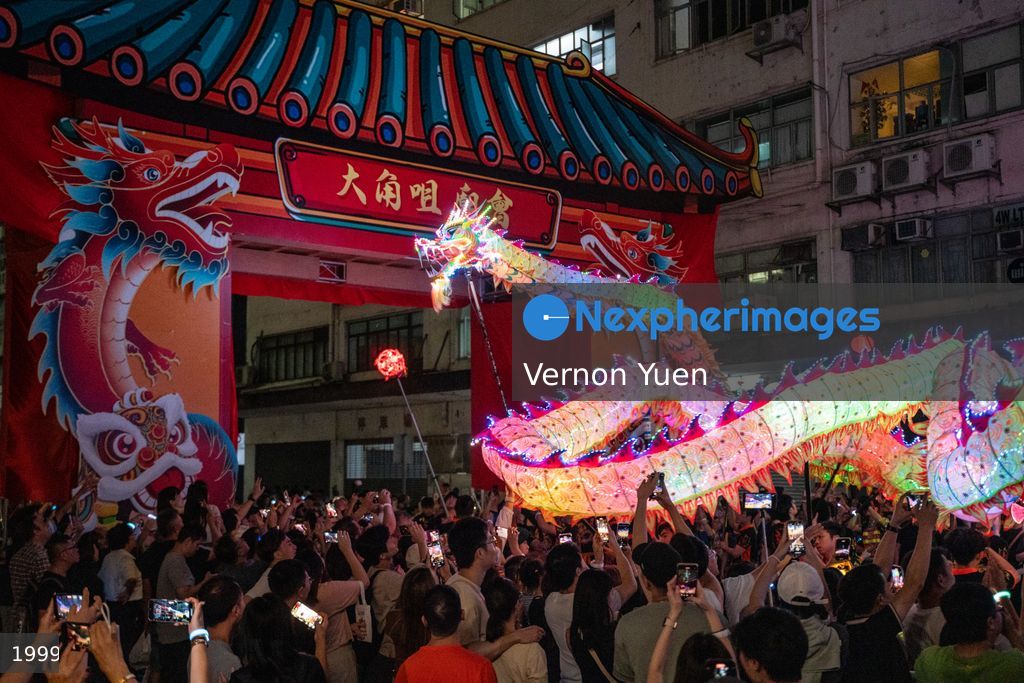 Hong Kong LED Dragon Dance at Tai Kok Tsui Temple Fair 