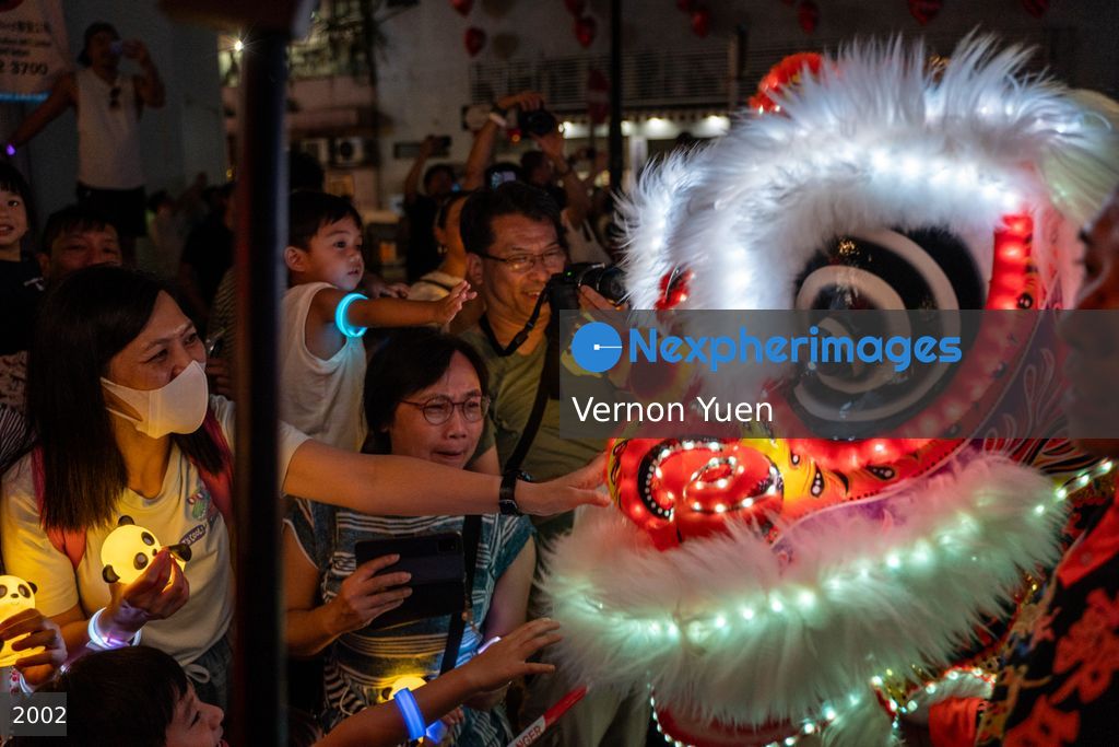 Hong Kong LED Dragon Dance at Tai Kok Tsui Temple Fair 