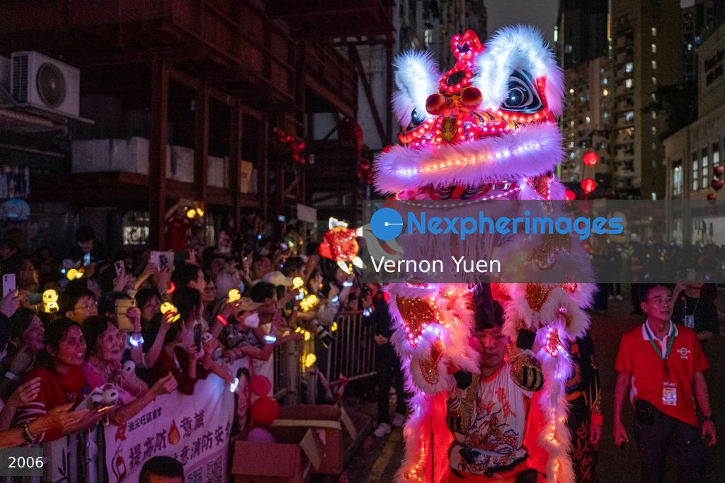 Hong Kong LED Dragon Dance at Tai Kok Tsui Temple Fair 