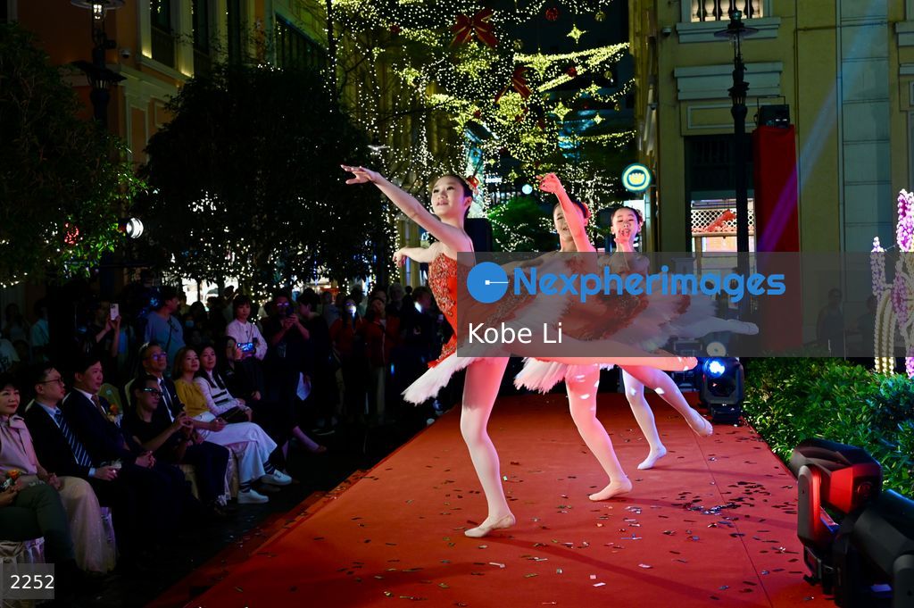 Hong Kong Lee Tung Avenue Christmas 