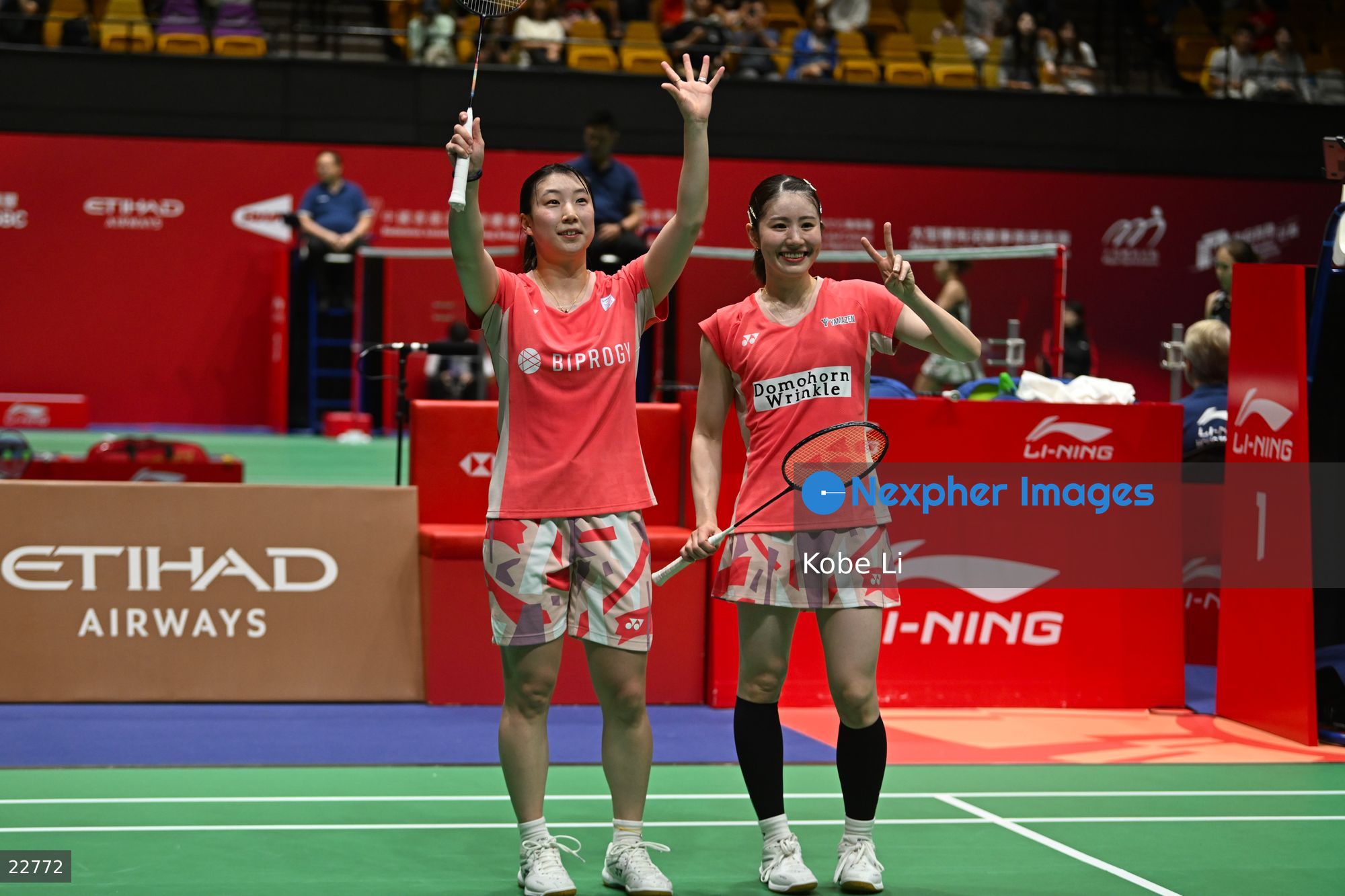 その他 buyee chiharu Chiharu Shida and Arisa Igarashi, the Japan badminton player