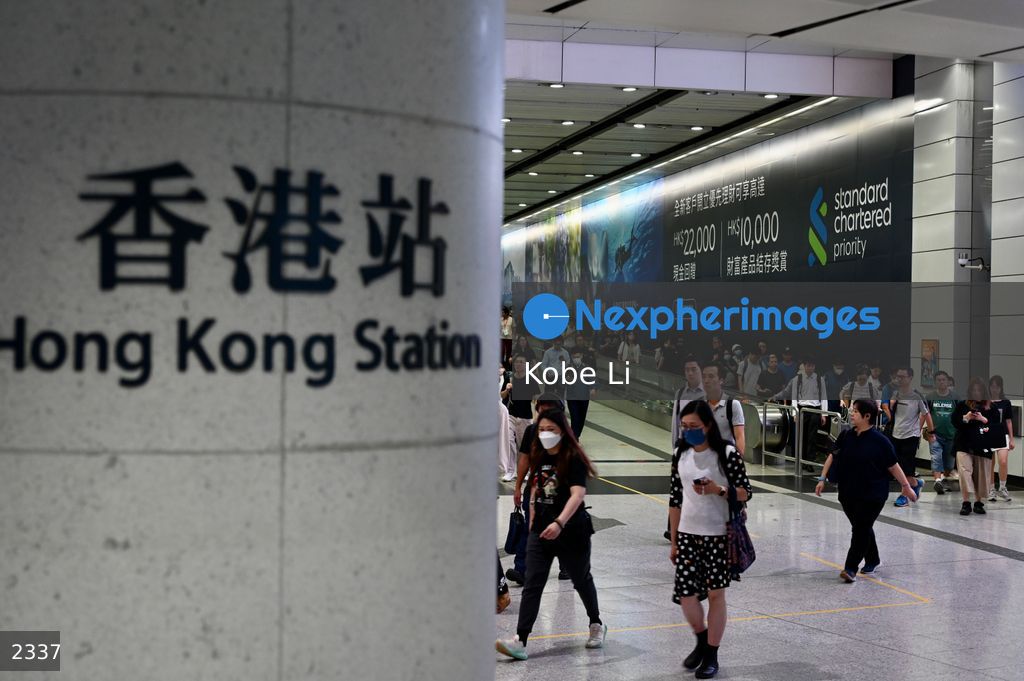 HK T8 typhoon signal downgraded to T3