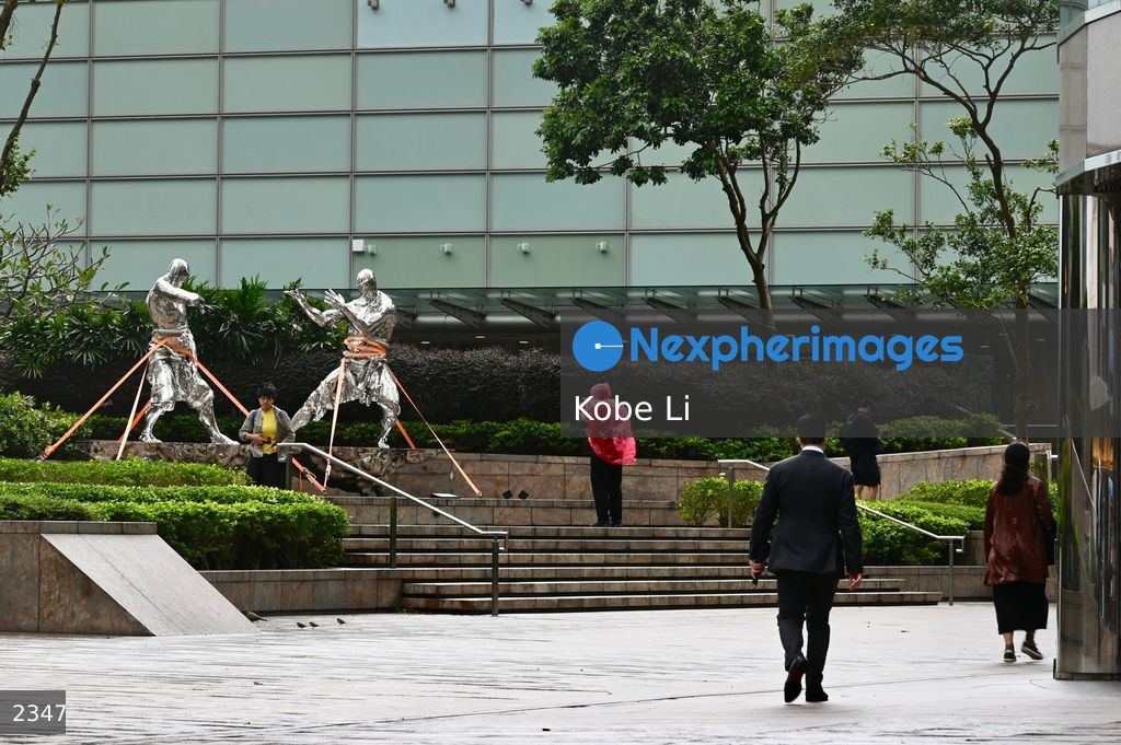 HK T8 typhoon signal