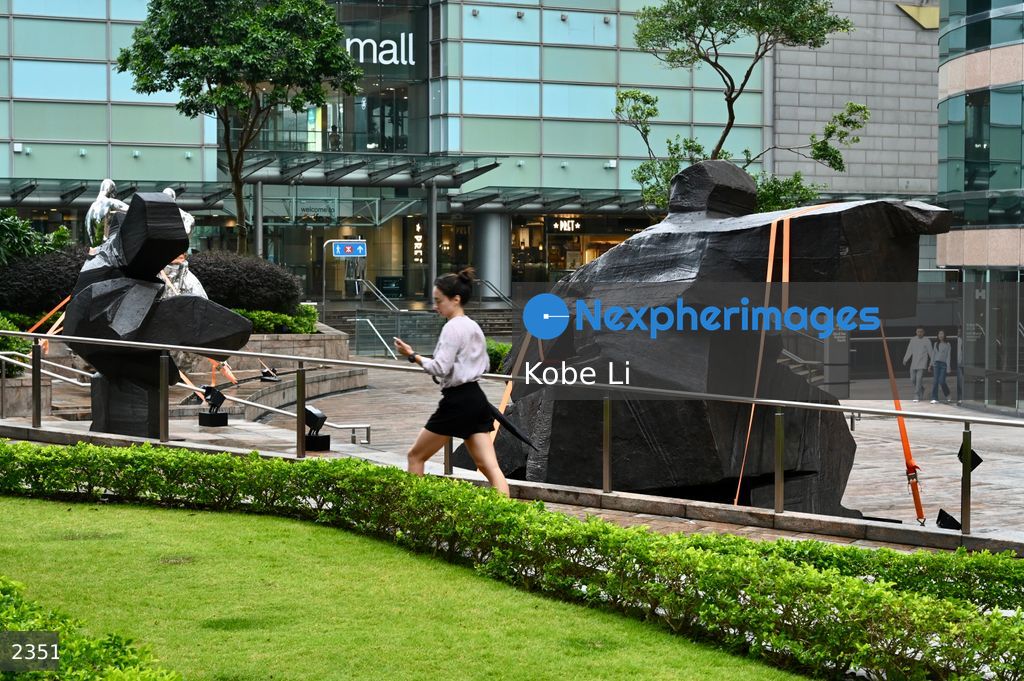 HK T8 typhoon signal