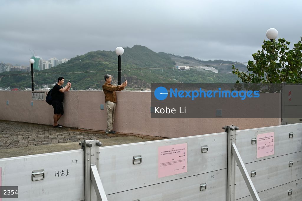 HK T8 typhoon signal