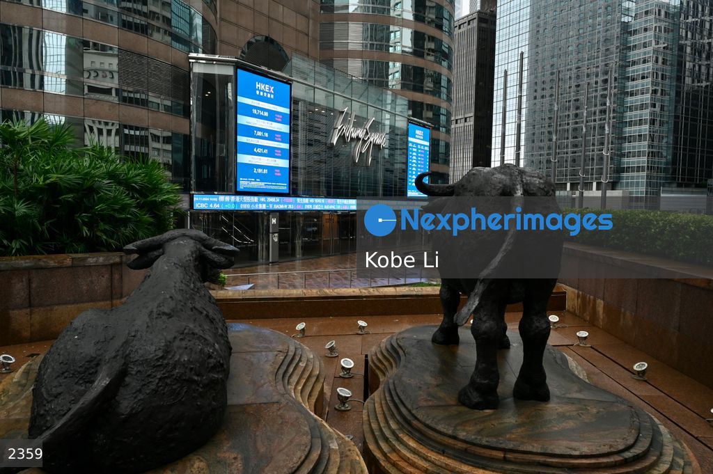 HK financial markets opened for the first time in the T8 typhoon signal
