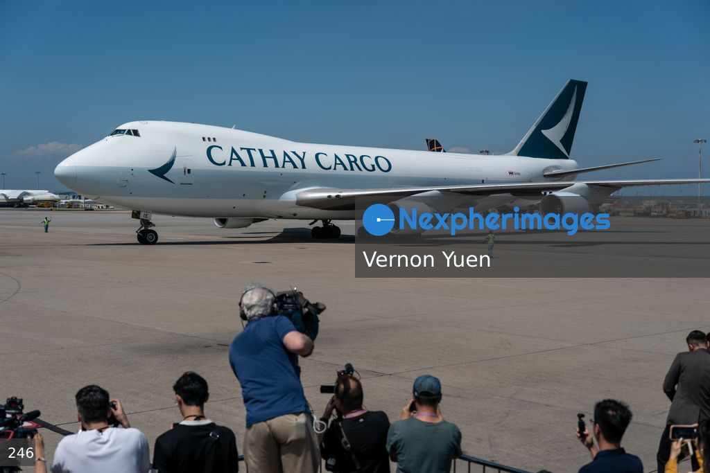 Pandas Arriving in Hong Kong International Airport
