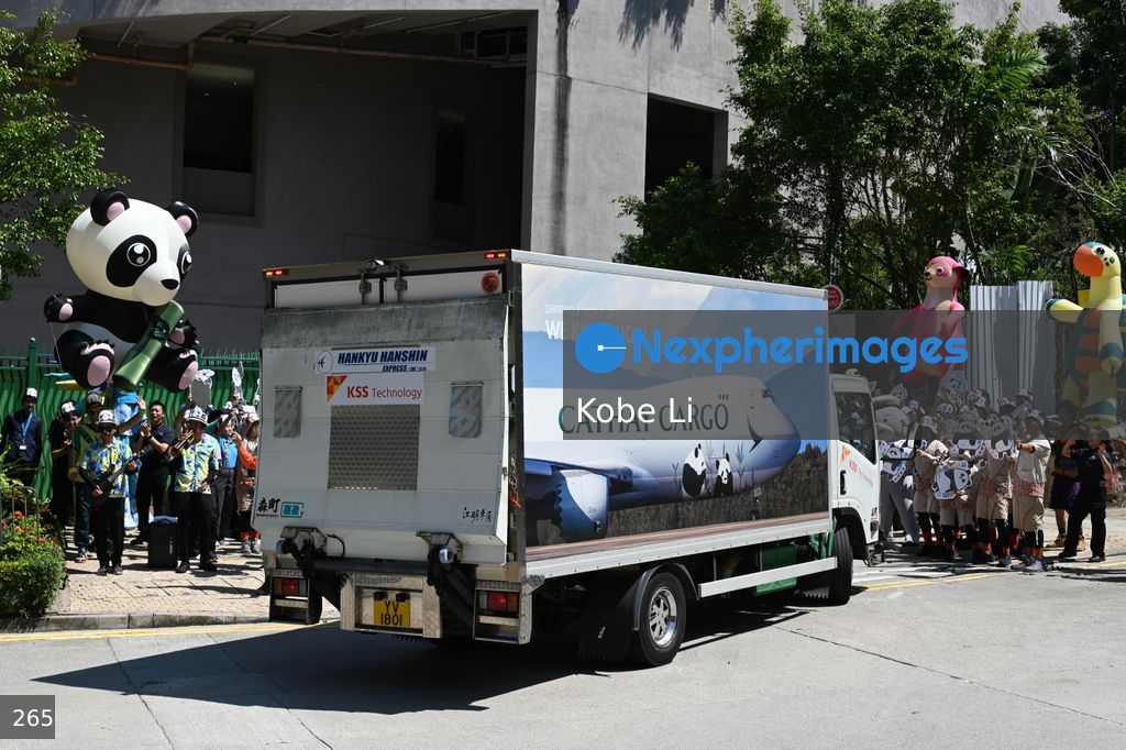 Pandas Arriving at Hong Kong Ocean Park