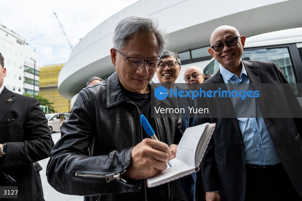 Hong Kong Jensen Huang Receives Honorary Degree From HKUST