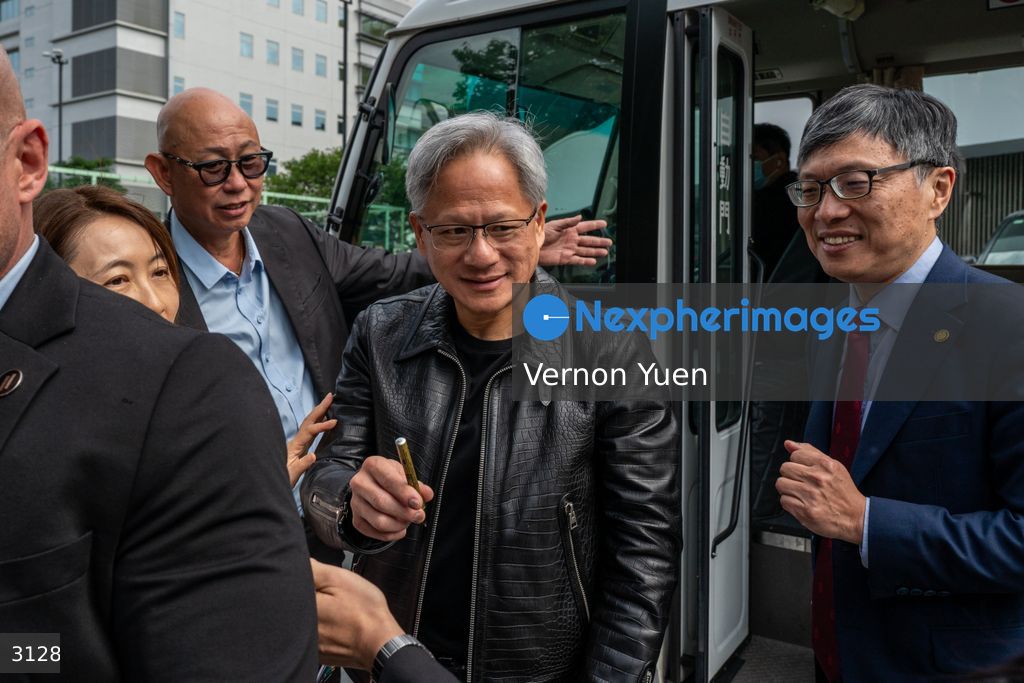 Hong Kong Jensen Huang Receives Honorary Degree From HKUST