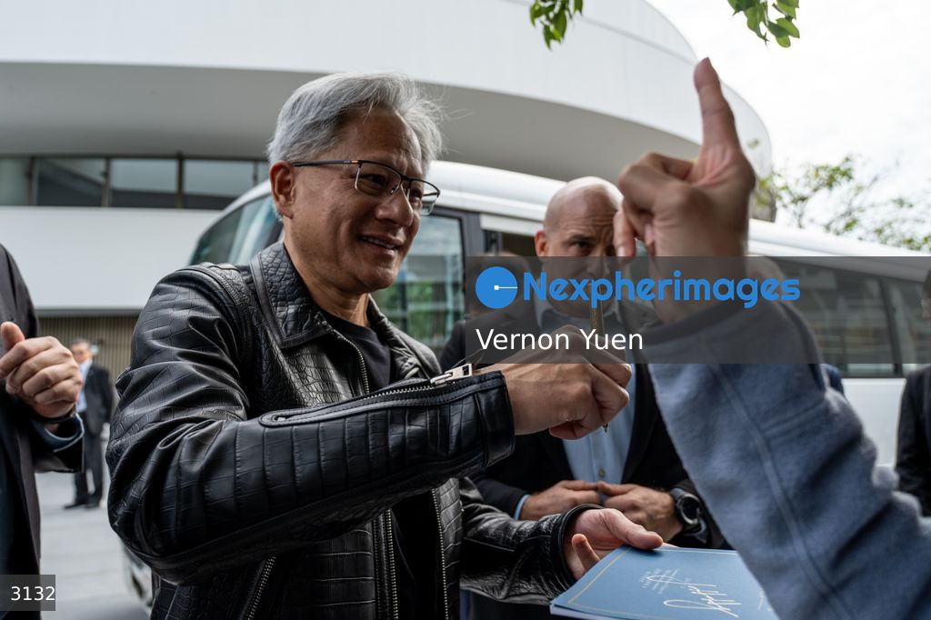 Hong Kong Jensen Huang Receives Honorary Degree From HKUST