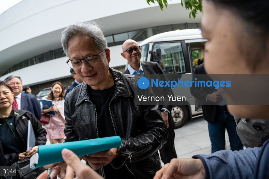 Hong Kong Jensen Huang Receives Honorary Degree From HKUST