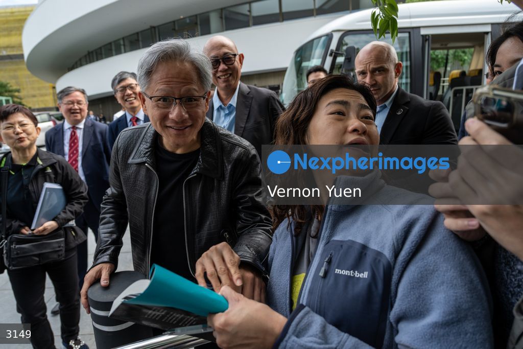 Hong Kong Jensen Huang Receives Honorary Degree From HKUST