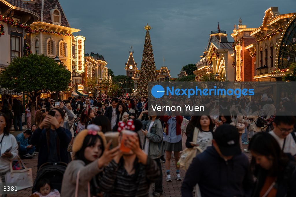 Hong Kong Disneyland Christmas