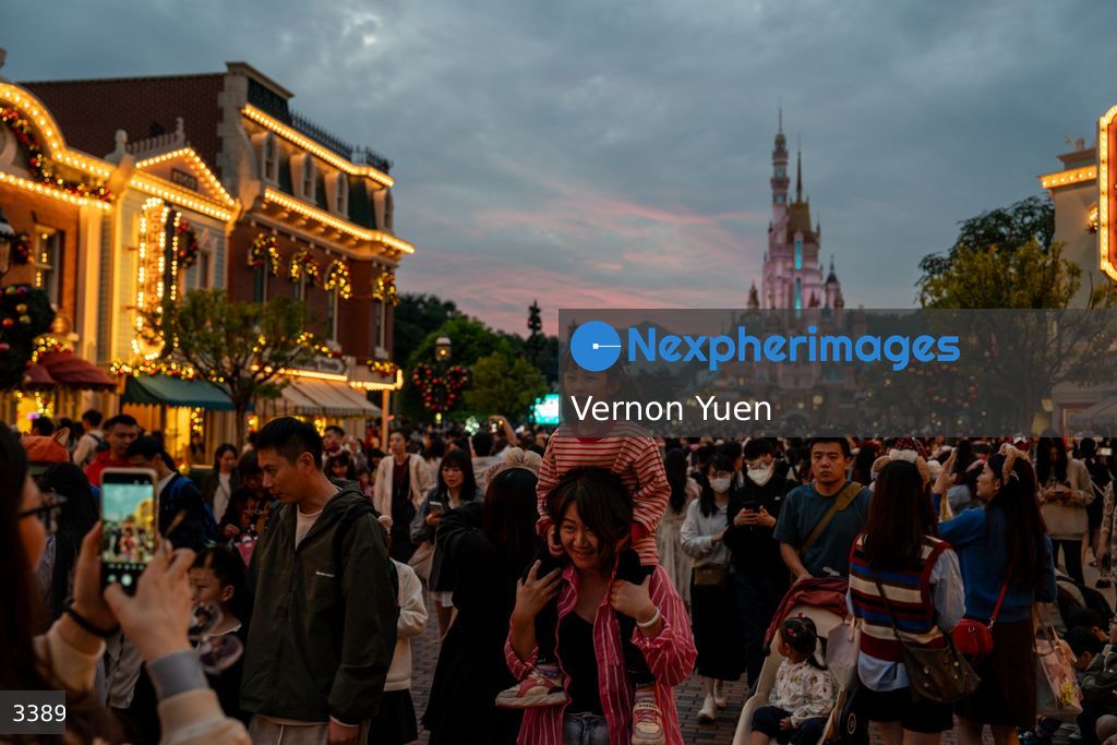Hong Kong Disneyland Christmas