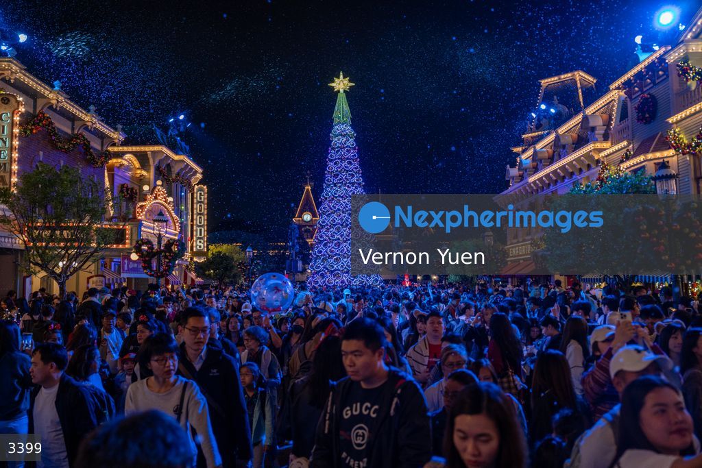 Hong Kong Disneyland Christmas