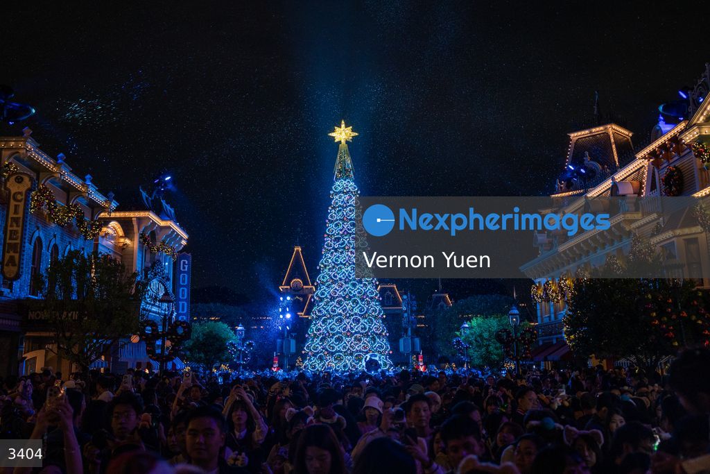 Hong Kong Disneyland Christmas