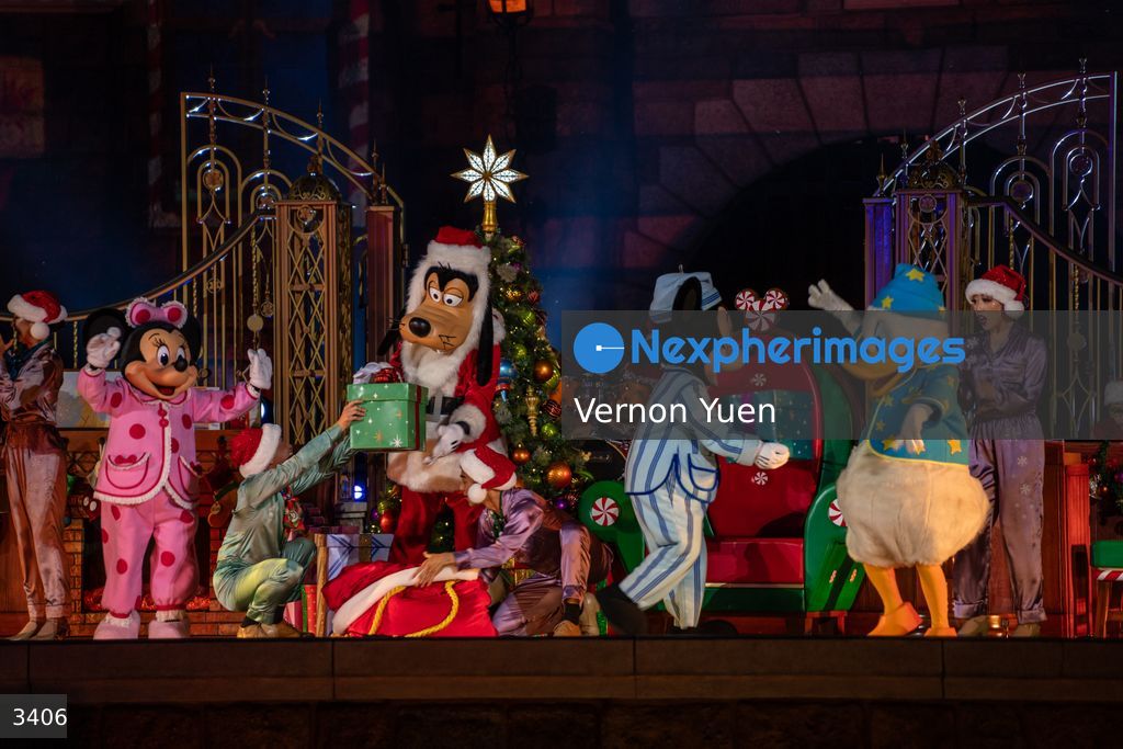 Hong Kong Disneyland Christmas