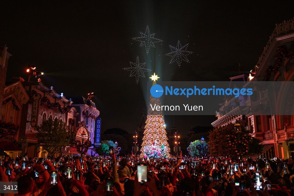 Hong Kong Disneyland Christmas