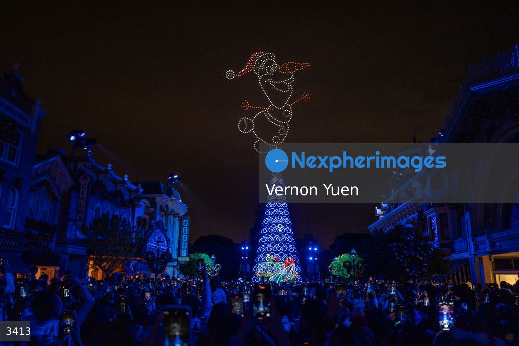 Hong Kong Disneyland Christmas
