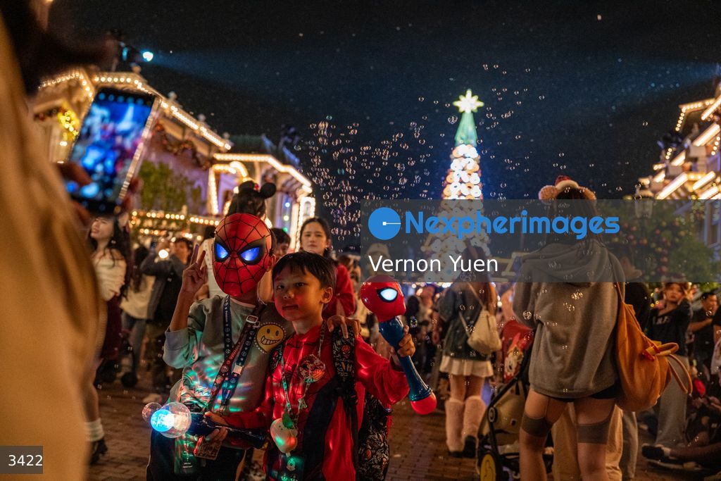 Hong Kong Disneyland Christmas