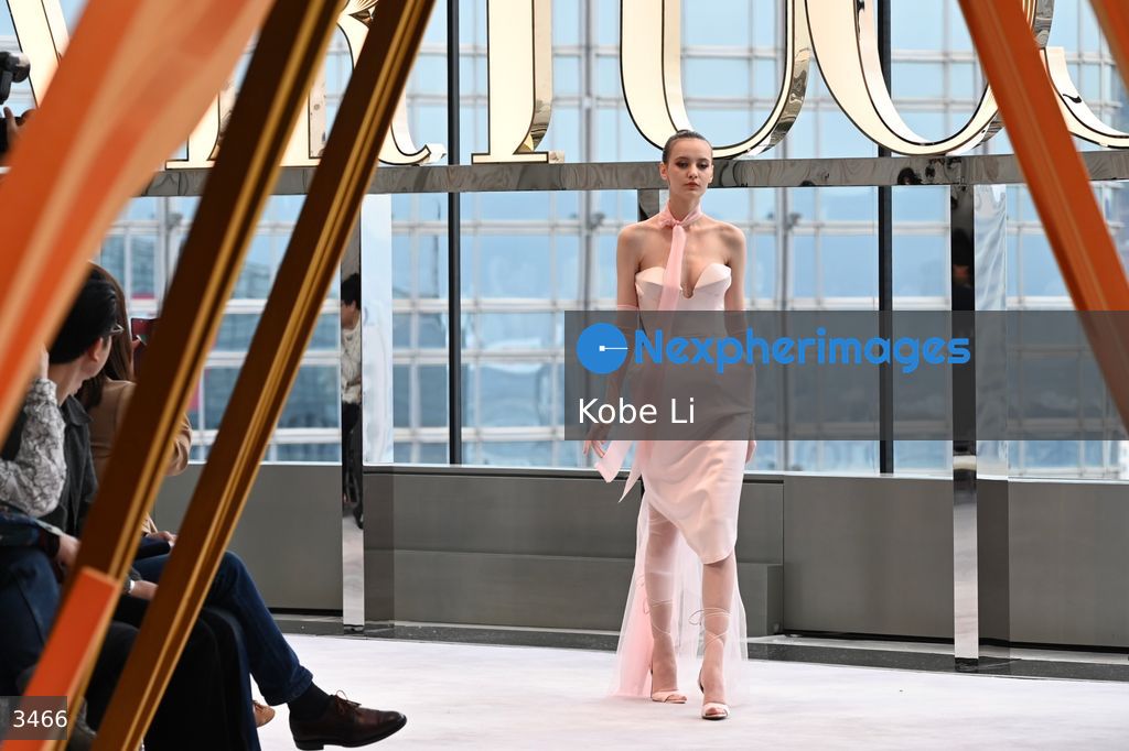 VIRTUOSE : The Artistry of Couture