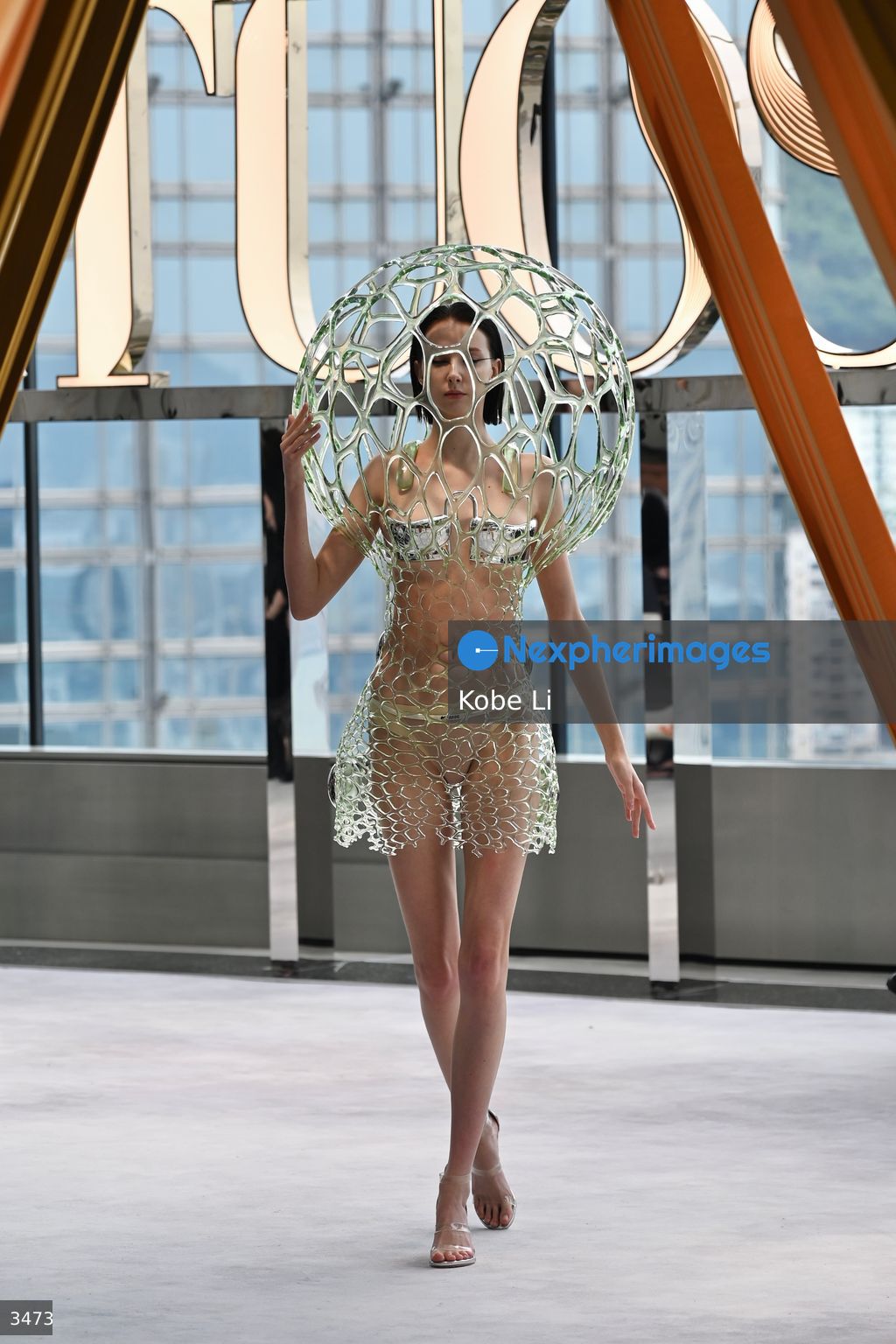 VIRTUOSE : The Artistry of Couture