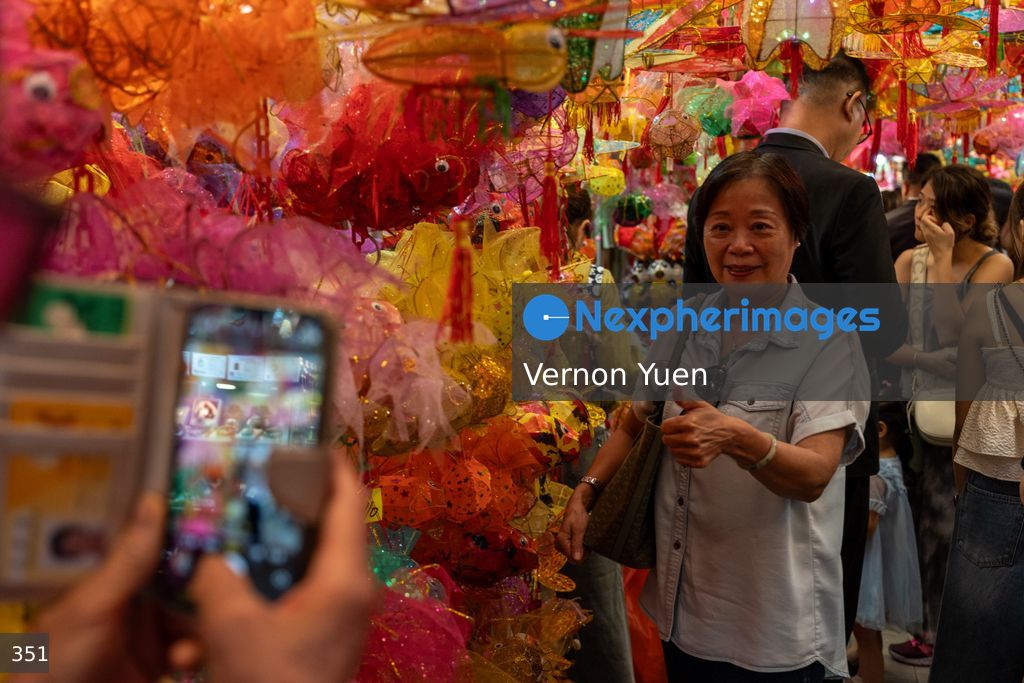 Hong Kong Prepares for Mid Autumn Festival